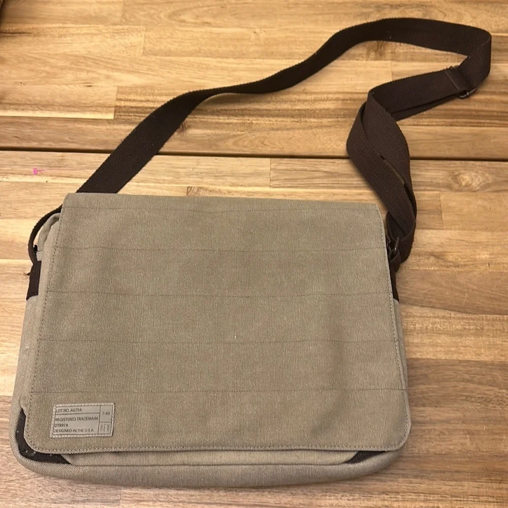 HEX RECON laptop bag